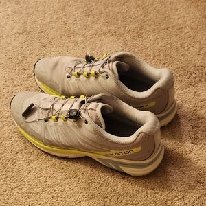 Salomon Men's Gray and Yellow Running Shoes